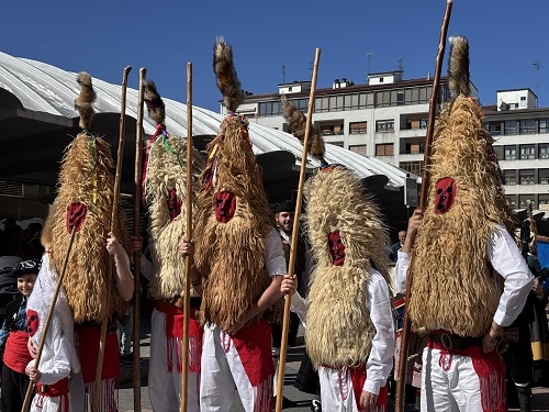Mazcaraes d'Iviernu en Pola de Siero